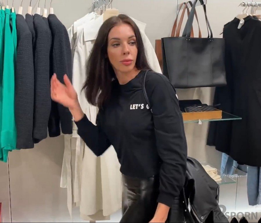 Hungry Kitty - Fuck In A Fitting Room FullHD