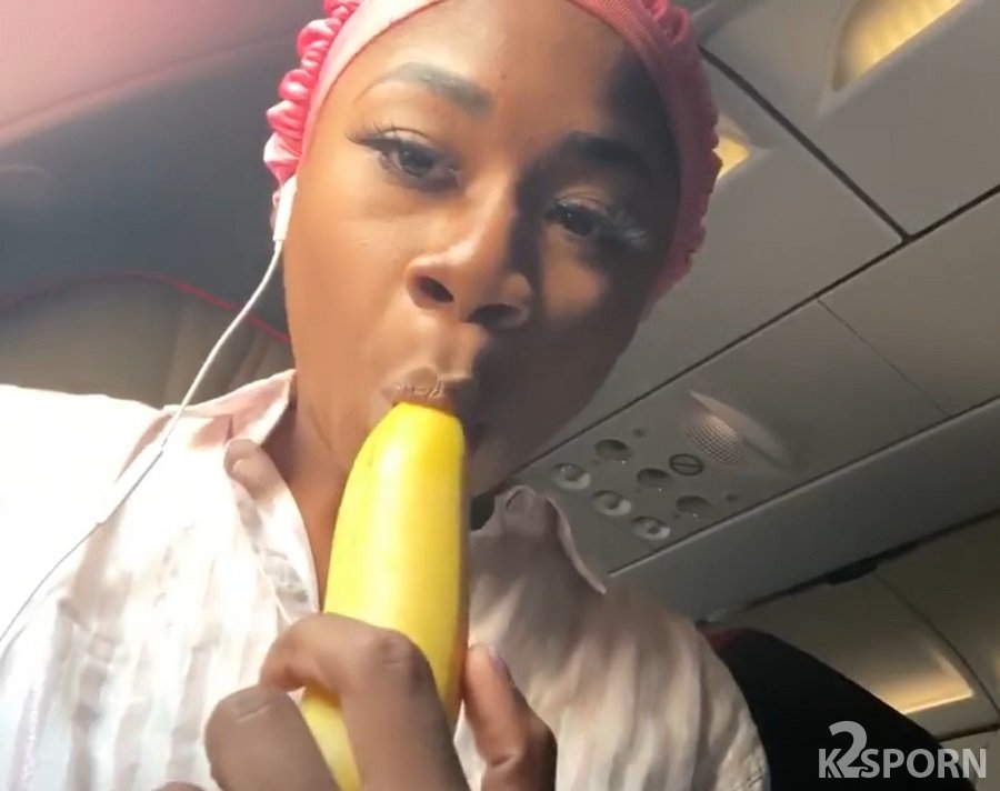 Amateur - Ebony Girl Masturbate In Plane By Banan HD