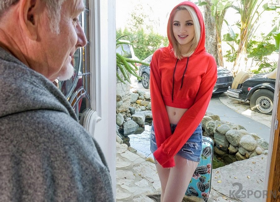 Lola Fae - Sexy Young Girl Fuck With Neighbor Old Man For New Iphone HD