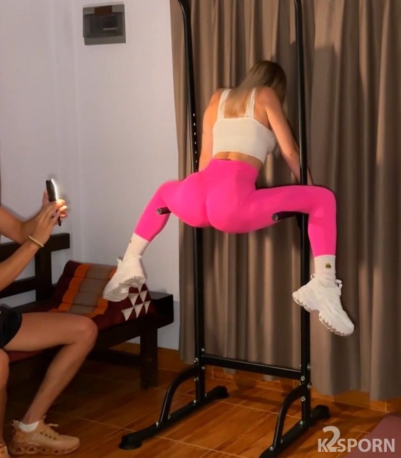 Booty Frutti - Fitness Workout And Fucking In Pink Yoga Pants FullHD