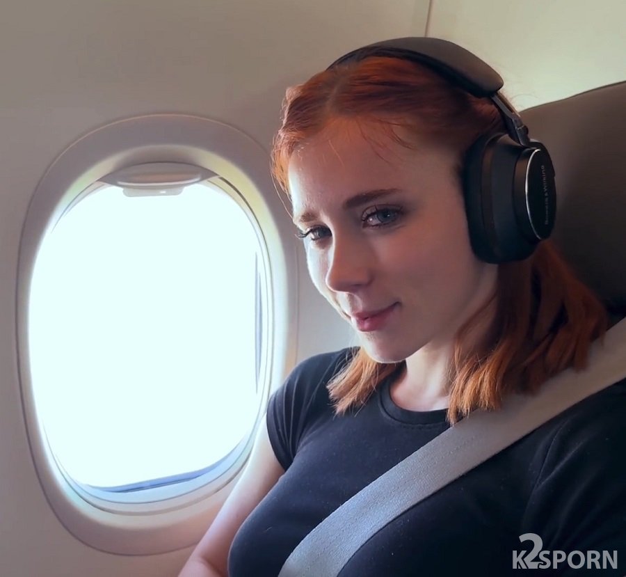 Sweety Fox - Met A Nice Girl On The Plane And Fuck her Later FullHD