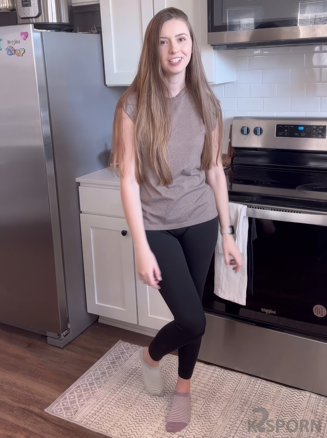 Babesafreak - Sex On The Kitchen With A Beautiful Young Girlfriend FullHD