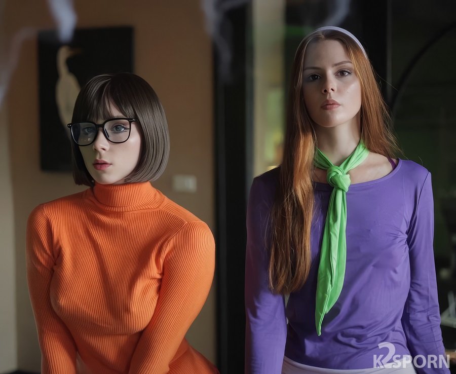 Sweety Fox, Arina Fox - Cosplay  Velma and Daphne Uncovering Hidden Desires FullHD