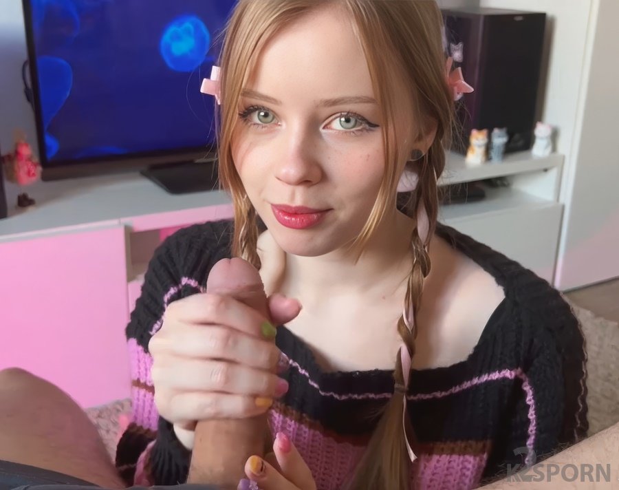 Yuiwoo - Cutie Girl With Green Eyes Suck Cock FullHD