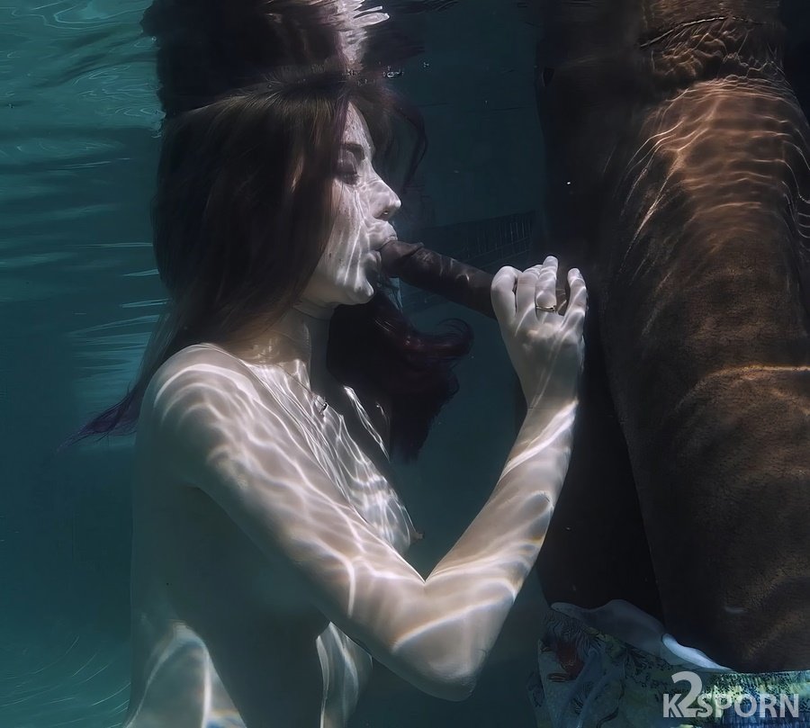 Haley Reed - Fuck Underwater With Continuation In The Shower FullHD