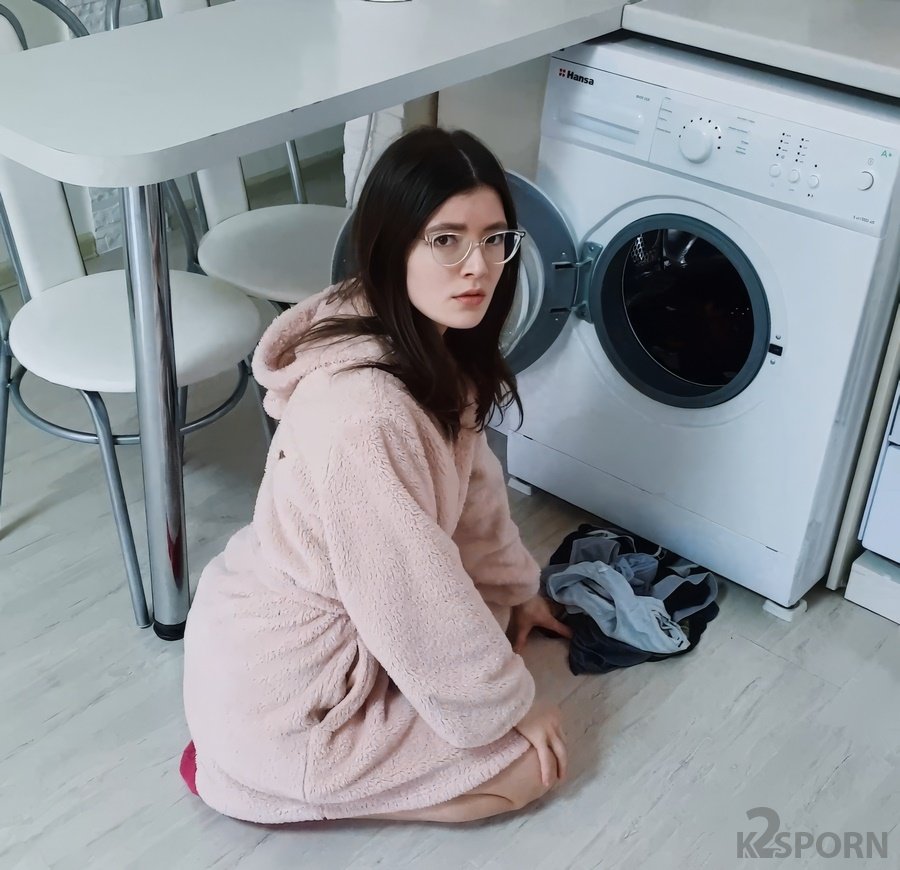 Webtolove - I Want To Fuck My Girlfriend When She Gets Stuck In The Washing Machine UltraHD/4K