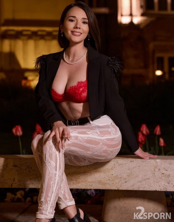 Eve Sweet - Busty Beauty Wants To Join A Sex Club UltraHD/4K