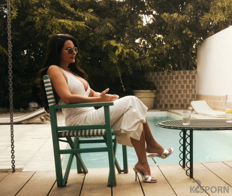 Mariska - A Luxurious Woman Got Herself A Young Lover UltraHD/4K