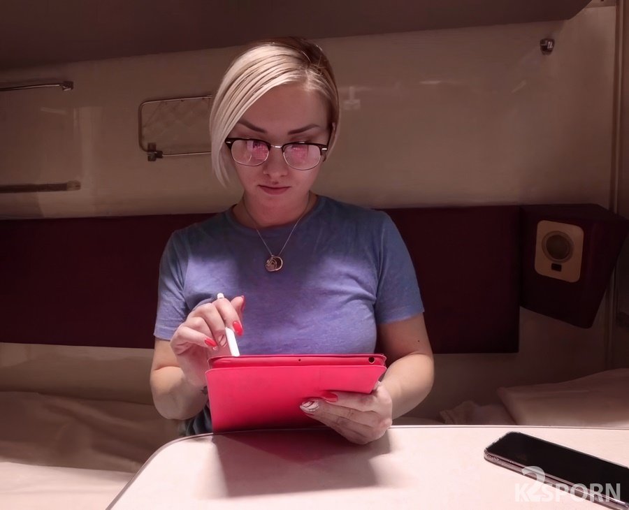 Andre Love - Met a Hot Bitch On The Train And Fucked Her Hard With a Big Cock FullHD