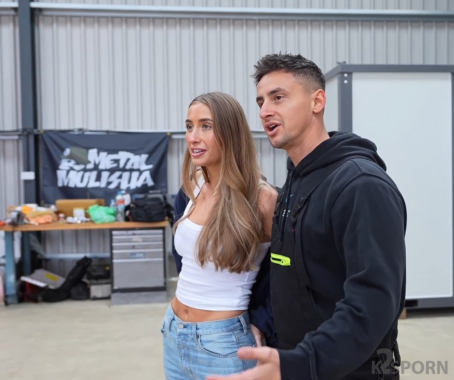 Lillian Phillips - Gang Bang Fuck On The Truck FullHD