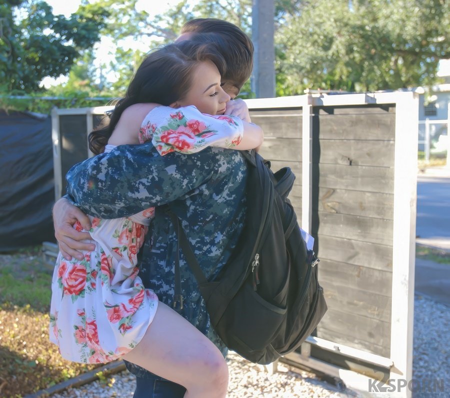 Athena Rayne - The Younger Step-Sister Met Her Older Step-Brother After A Long Separation And Had Sex With Him FullHD