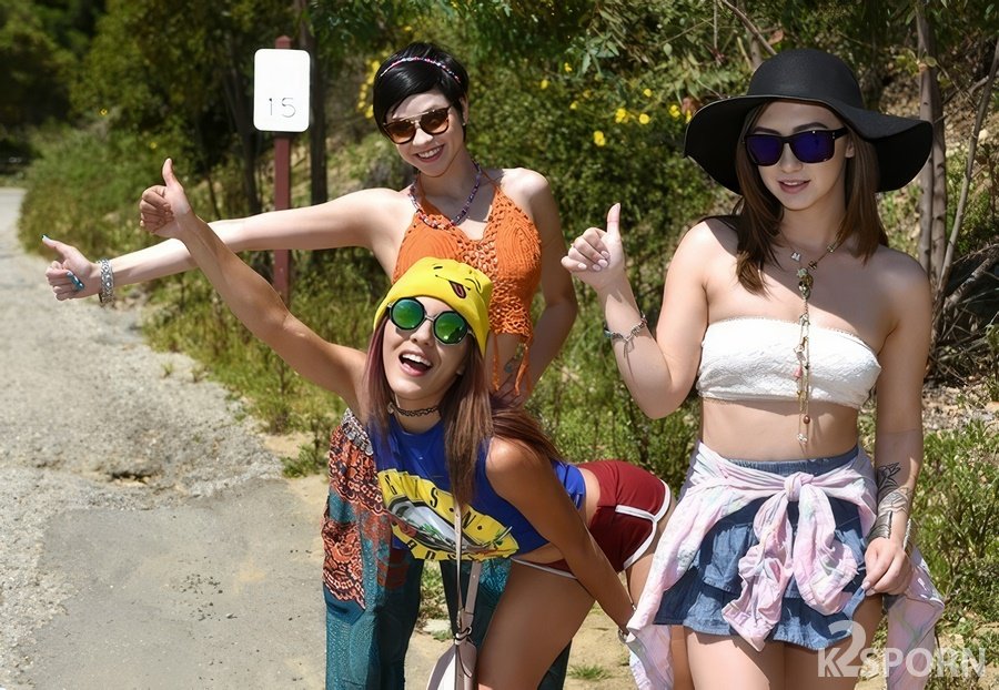 Lily Jordan, Liv Revamped, Cadey Mercury - The Driver Gave A Ride To And Fucked Three Teen Girl Passengers FullHD