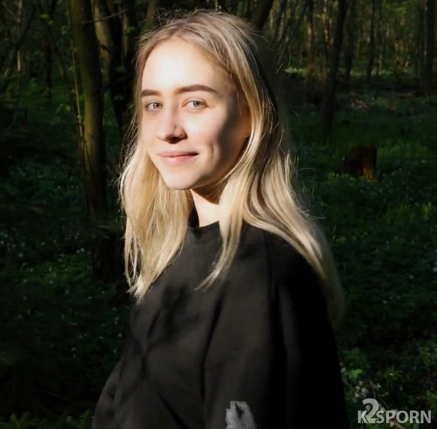 Molly Kelt - Sex In Forest FullHD