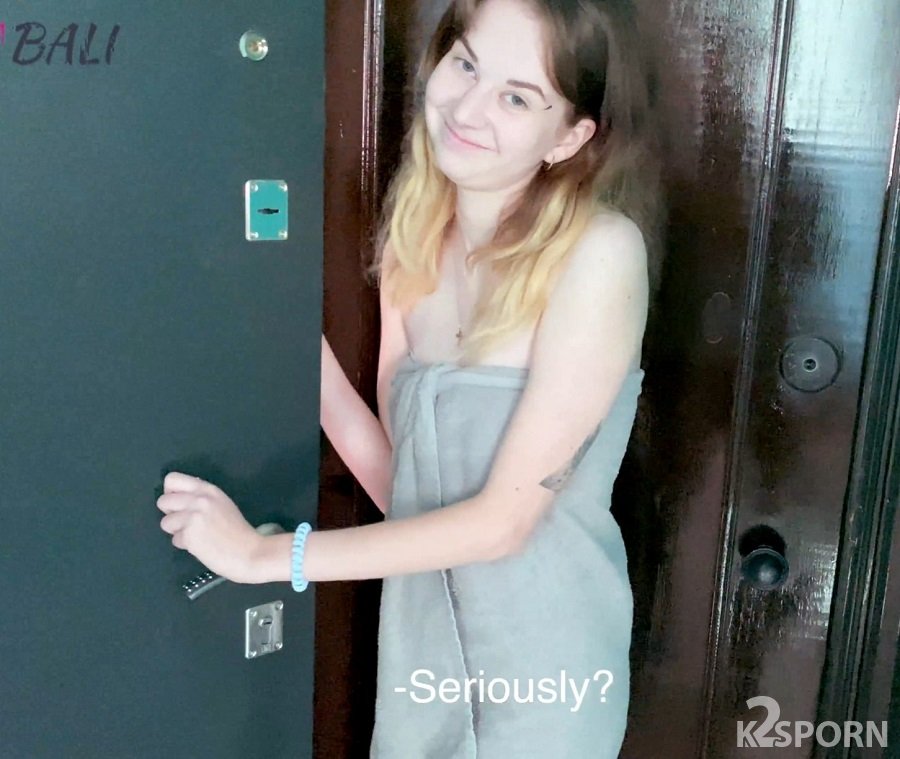 Anna Bali - Naked Girl Cant Get Home Because Of A Broken Lock UltraHD/4K