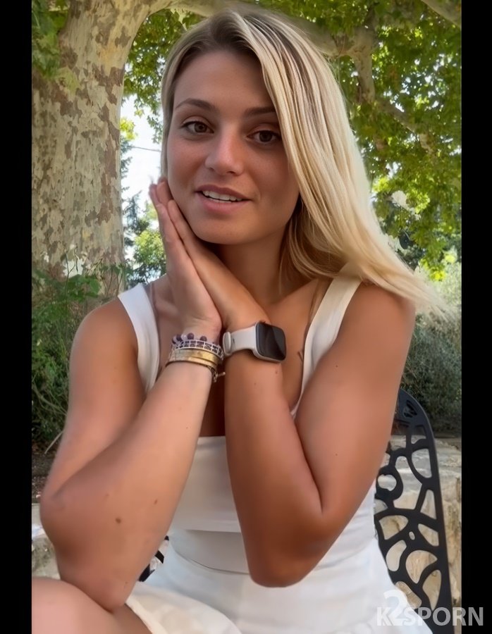 Zoe Castelli - A Young French Woman Works Part-Time As A Real Estate Agent HD