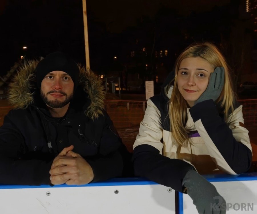 Funky Town - A Stranger Offers Money For Entertainment In Exchange For Sex With His Girlfriend 720p HD