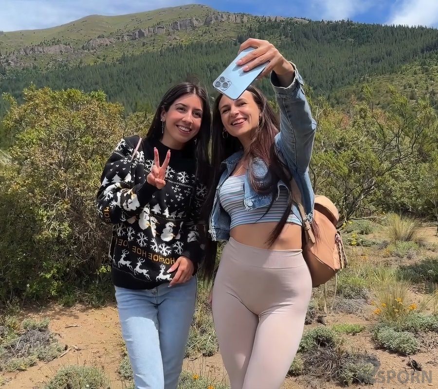 Katty West, Kate Rich - Tourists Accidentally Flashed Their Pussies To Strangers And Got Fucked In Nature 1080p FullHD