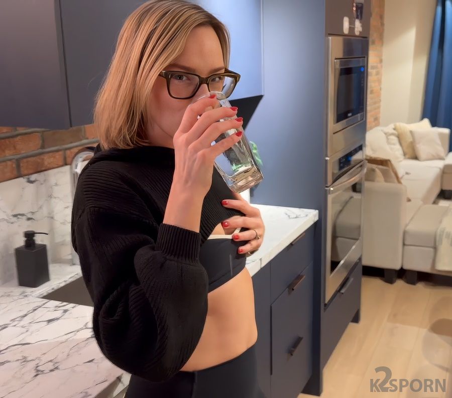 Serenity Cox - Wife Fucked In Yoga Pants After Workout Session By Husband's Friend And Gets a Creampie  1080p FullHD