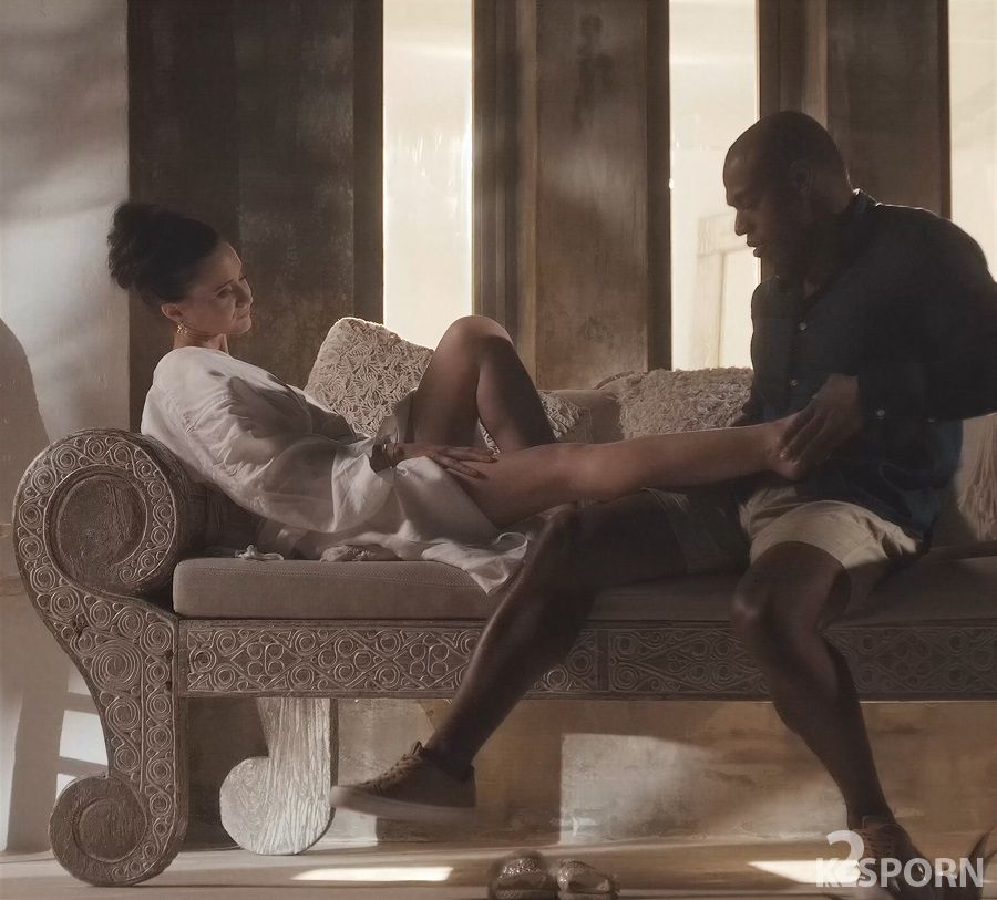 Mina Moreno - White Mistress Of The House Spreads Her Legs For A Black Male Servant  1080p FullHD