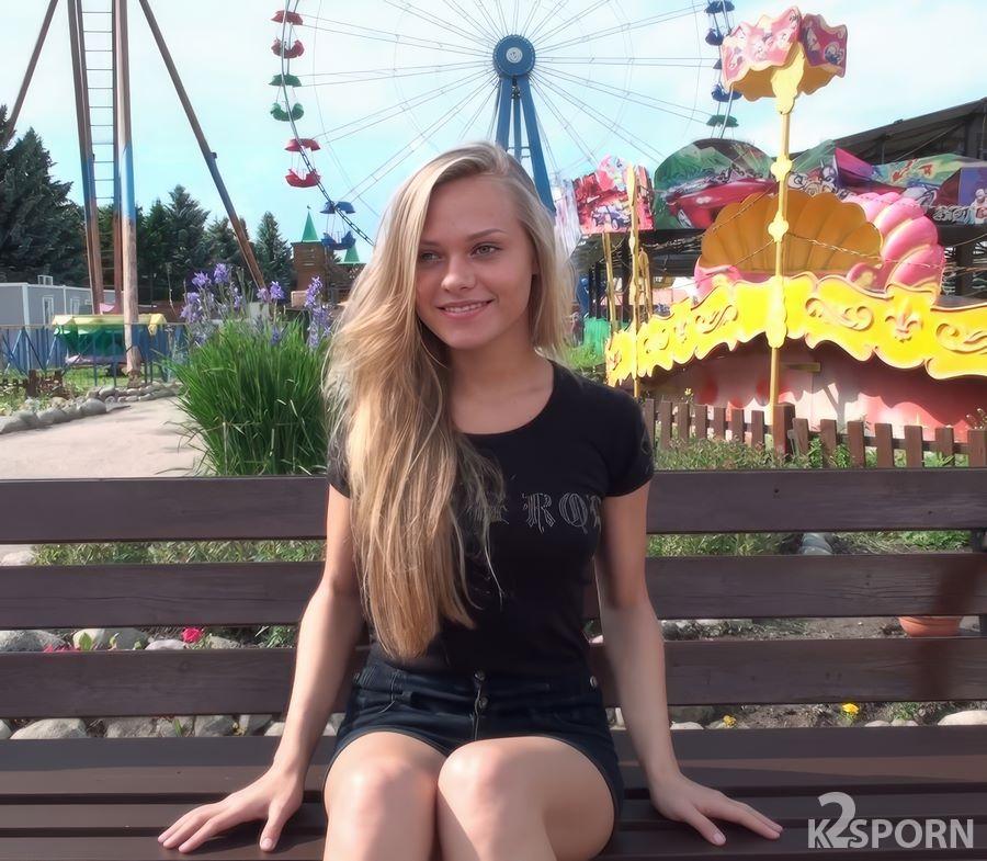 Nestee Shy - Amateur Anal In The Middle Of Amusement Park 720p HD