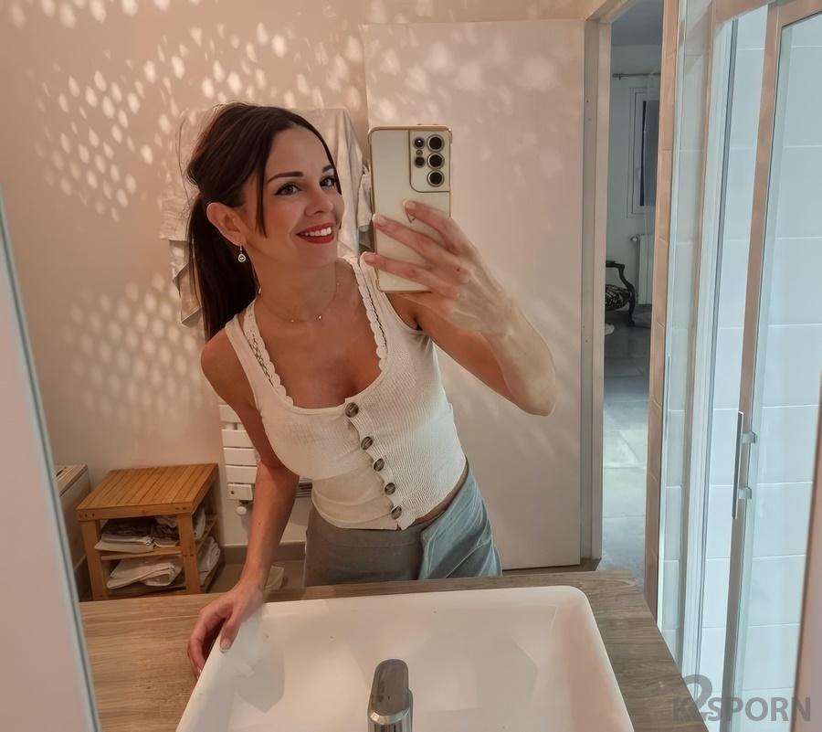 Emilie Bellule - Super Hot Homemade Sex Tape 1920p FullHD
