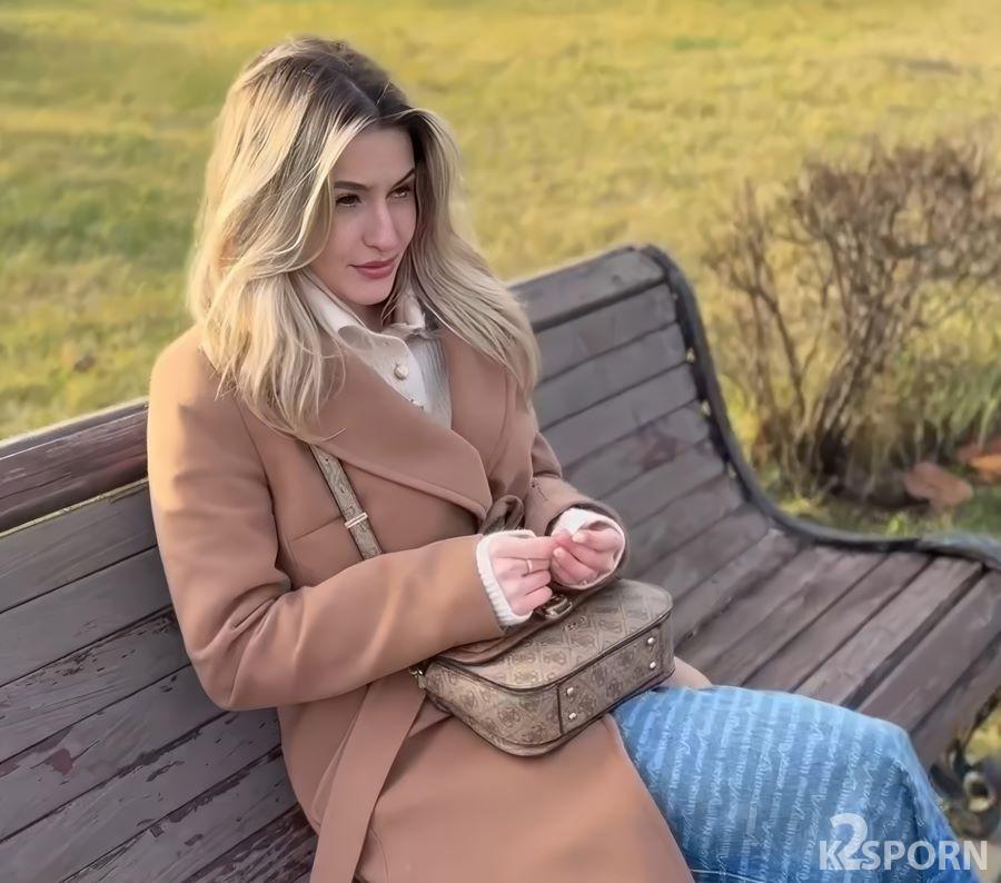 VixXxie Rox - I Met a Hot Girl In The Park And Offered To Have Sex For Money 1080p FullHD