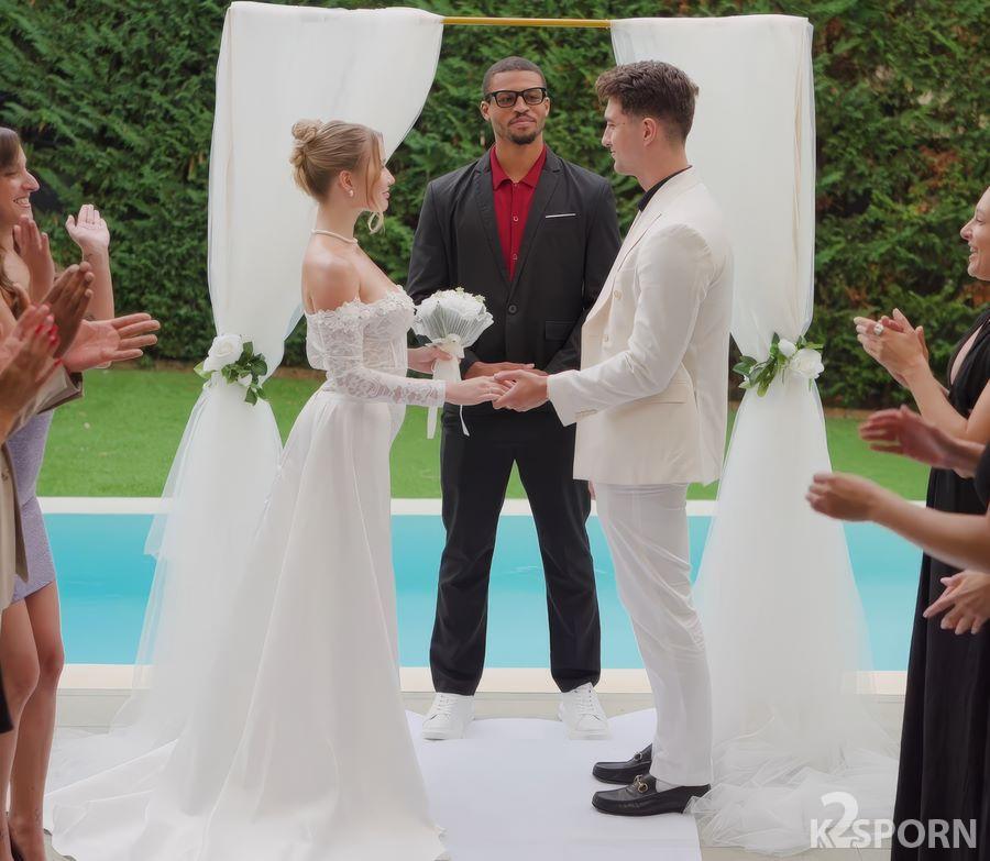 Amalia Davis - Slut Bride Cheats After the Wedding and Even Tries a Threesome 2160p UltraHD/4K