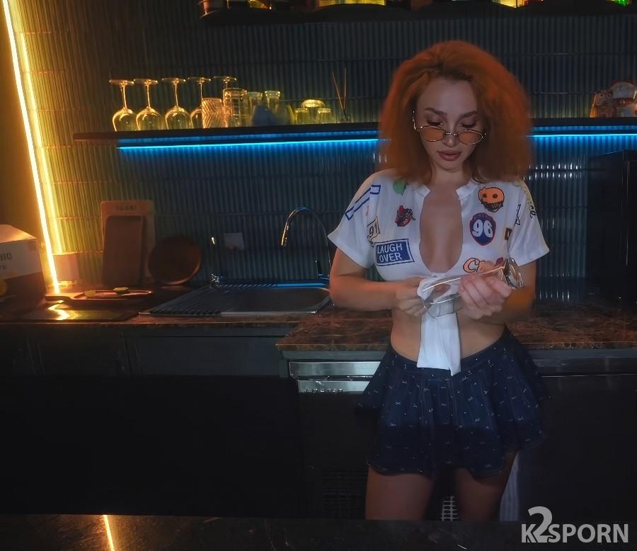 Maya Lis - Busty Redhead Bartender Closed The Bar Just For Fuck With Me 1080p FullHD