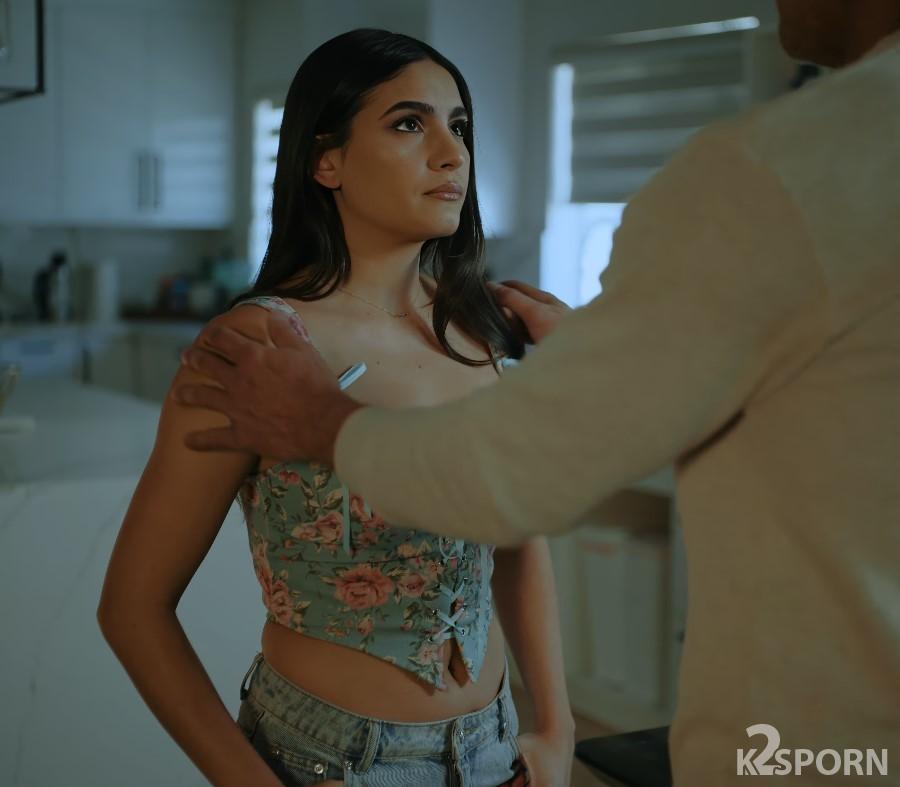 Isa Bella - Stepfather Comforts His Stepdaughter After Her Breakup 2160p UltraHD/4K